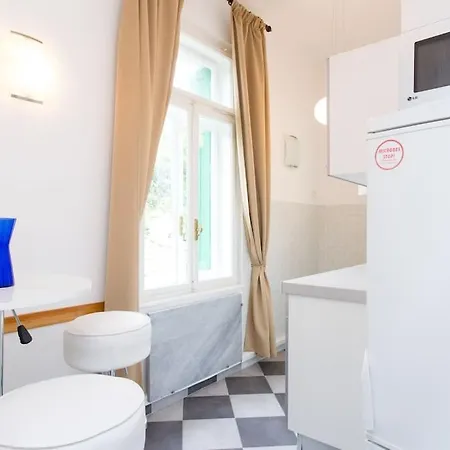 Half Of Austro-hungarian Two Floors Duplex Apartament Opatija